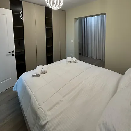 Feel At Apartment